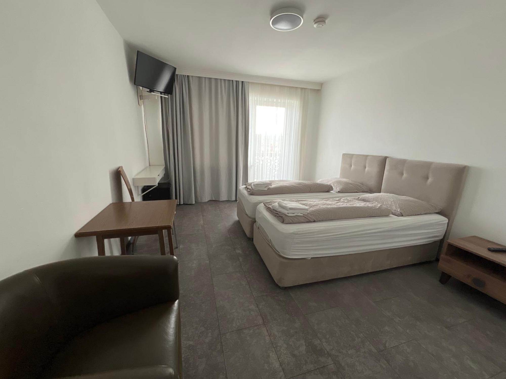 F Hotel 24H Check-In هورسشنغ المظهر الخارجي الصورة